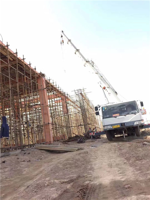 路桥区25 吨、50 吨吊车怎么选？多大重量 / 半径适合对应车型？