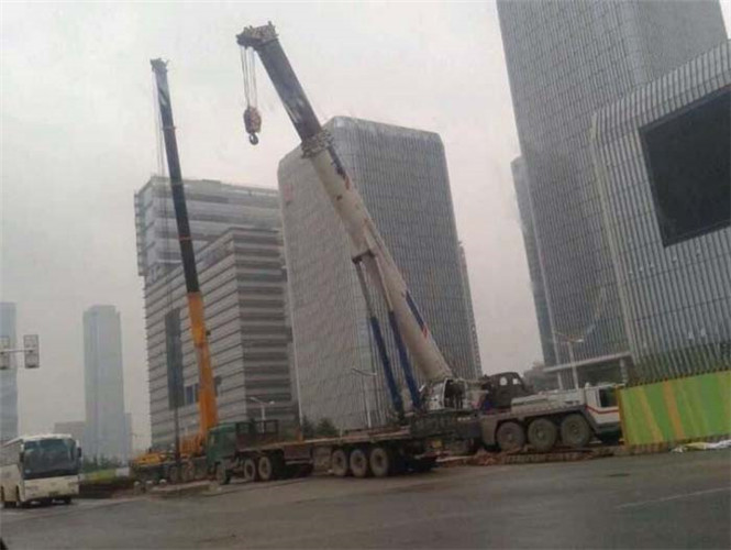 路桥区25吨吊车能吊多重设备？