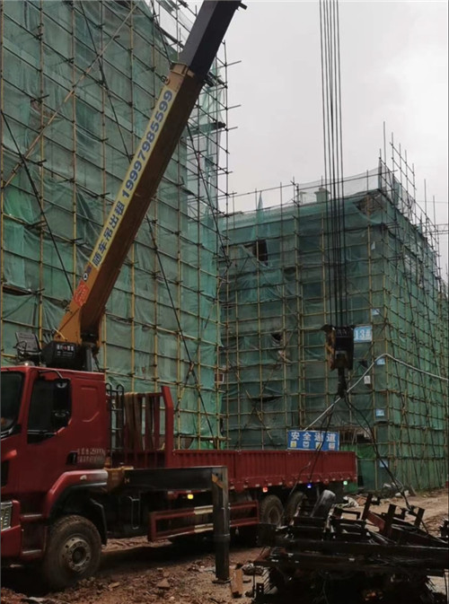 路桥区“慢工细活”—— 吊车的 “微动控制” 技术